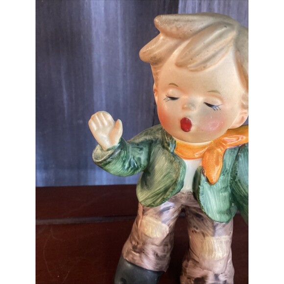 Napcoware Boy and girl kissing Figurine No. C-8502 - Picture 12 of 15